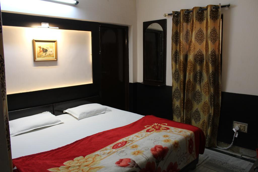 Hotel Ajay International *